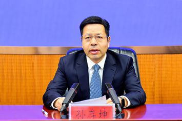 阜阳市政府党组成员、秘书长 孙存坤.jpg