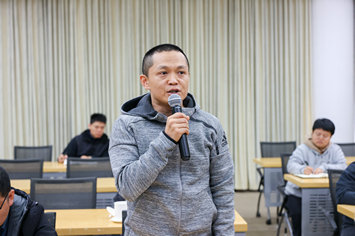 问题一：安徽商报记者姜志远.jpg