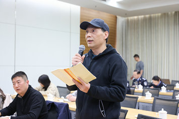 问题六：香港商报记者.jpg