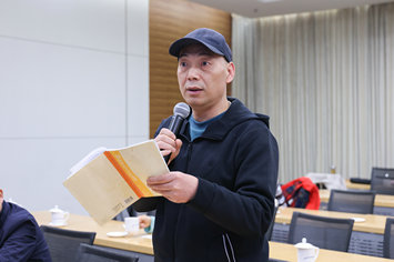 问题二：香港商报记者.jpg
