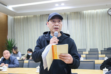 问题二：香港商报记者.jpg