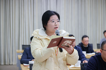 问题四：人民网记者.jpg