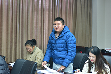 1淮河早报记者提问.jpg