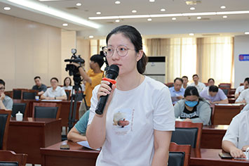 355-236新华网记者.jpg
