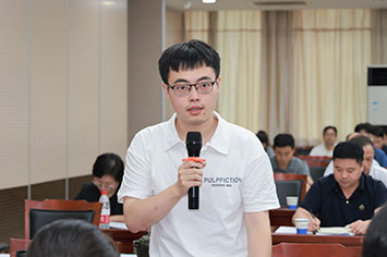 355-236人民网记者.jpg