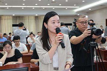 355-236新华社记者.jpg