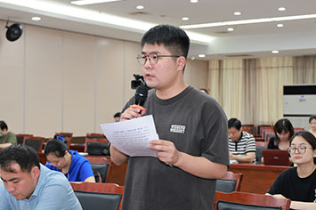 355-236新华社记者.jpg