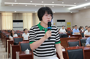 355-236市场星报记者.jpg