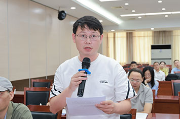 355-236新华社记者.jpg