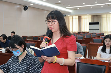 355-236国际商报记者.jpg