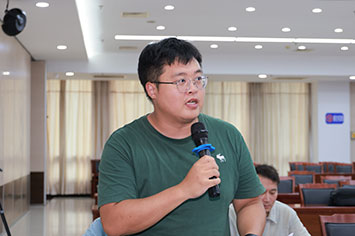 355-236人民网记者.jpg