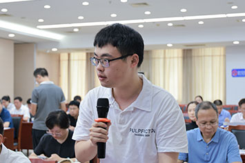 355-236人民网记者.jpg