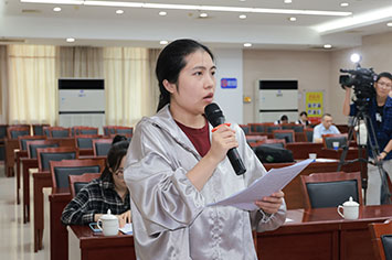 355-236中国改革报记者.jpg