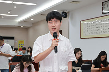 355-236大公报香港文汇报记者.jpg