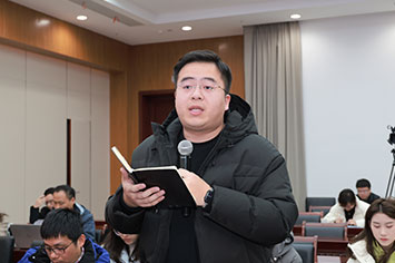 355-236香港卫视记者.jpg