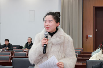 355-236中国新闻社记者.jpg