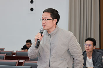 新华网记者.jpg