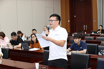 355-236中新社记者.jpg
