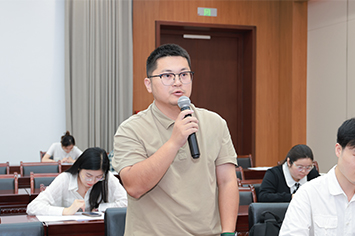 355-236国际商报记者.jpg