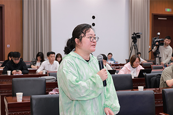 355-236安徽广播电视台记者.jpg