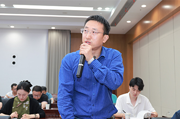 355-236新华财经记者.jpg