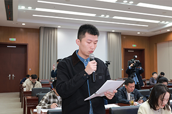 355-236安徽经济报记者.jpg