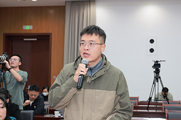355-236人民网记者.jpg