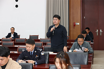 355-236新华社记者.jpg 355-236新华社记者.jpg