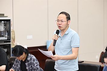 355-236安徽日报记者提问.jpg