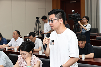 355-236中安在线记者提问.jpg