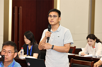 355-236新华社记者提问.jpg