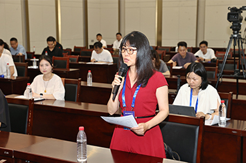 355-236中国商报记者提问.jpg