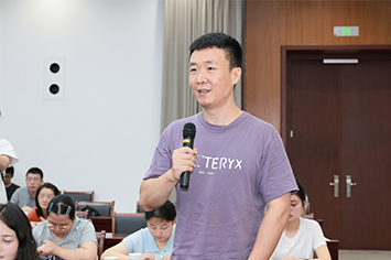 355-236安徽广播电视台记者.jpg