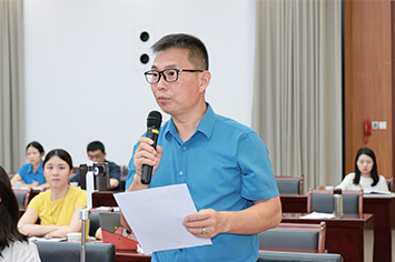 355-236香港经济导报记者提问.jpg