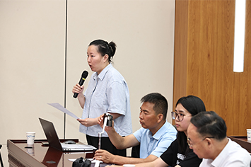 355-236界面新闻记者提问.jpg