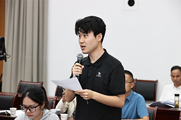 355-236大公报香港文汇报记者提问.jpg