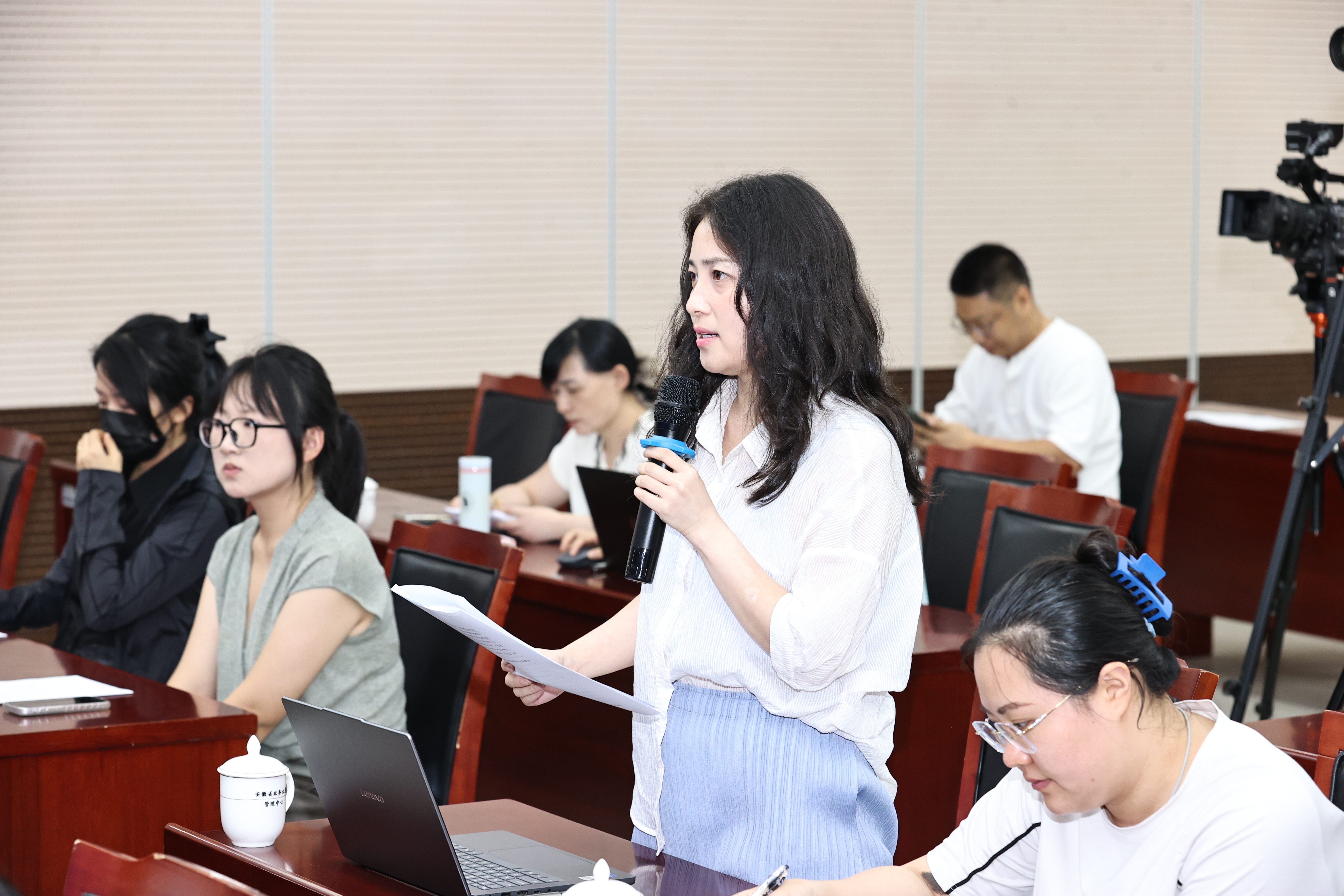 市场星报记者.jpg