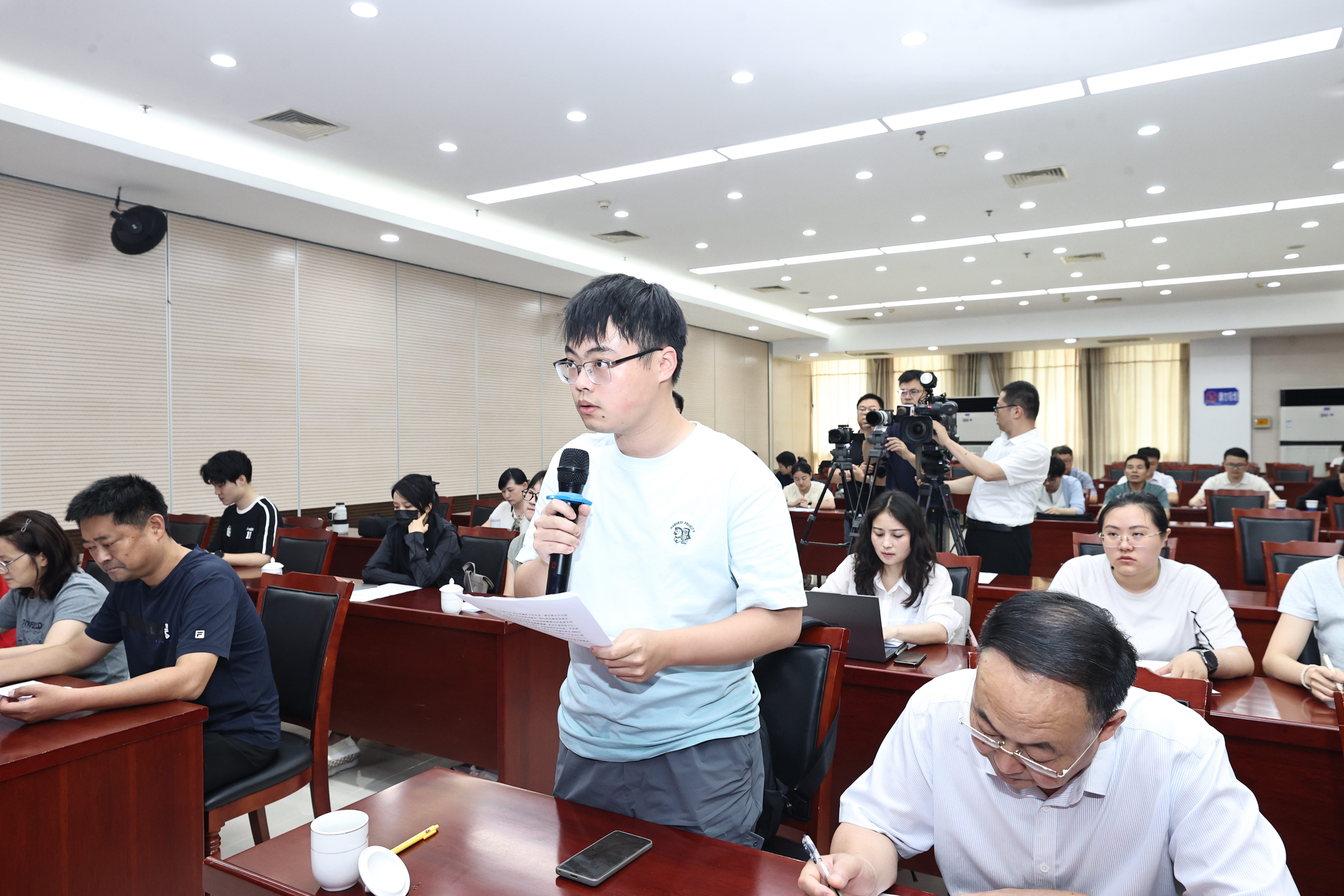 人民网.jpg
