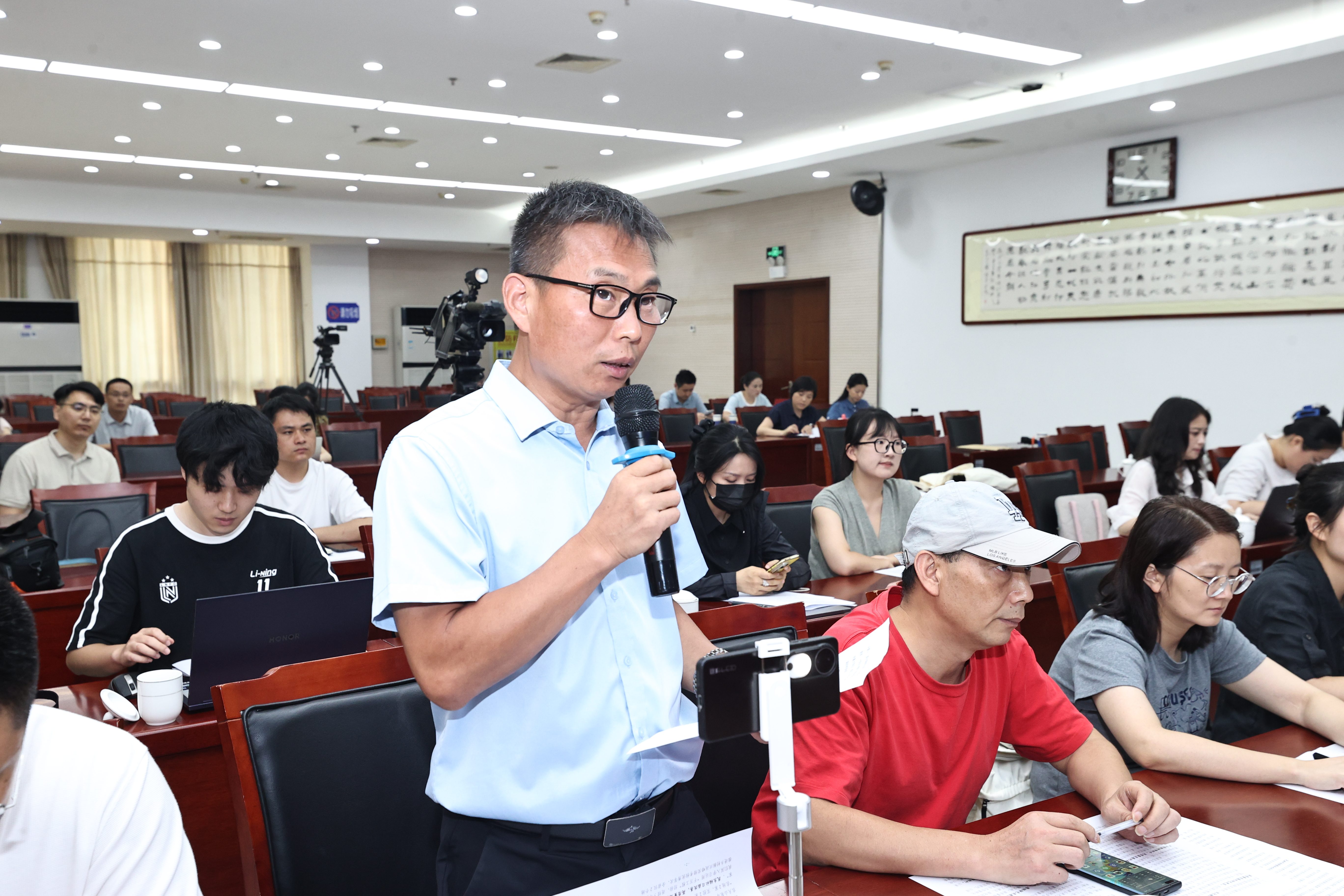 香港经济导报记者.jpg