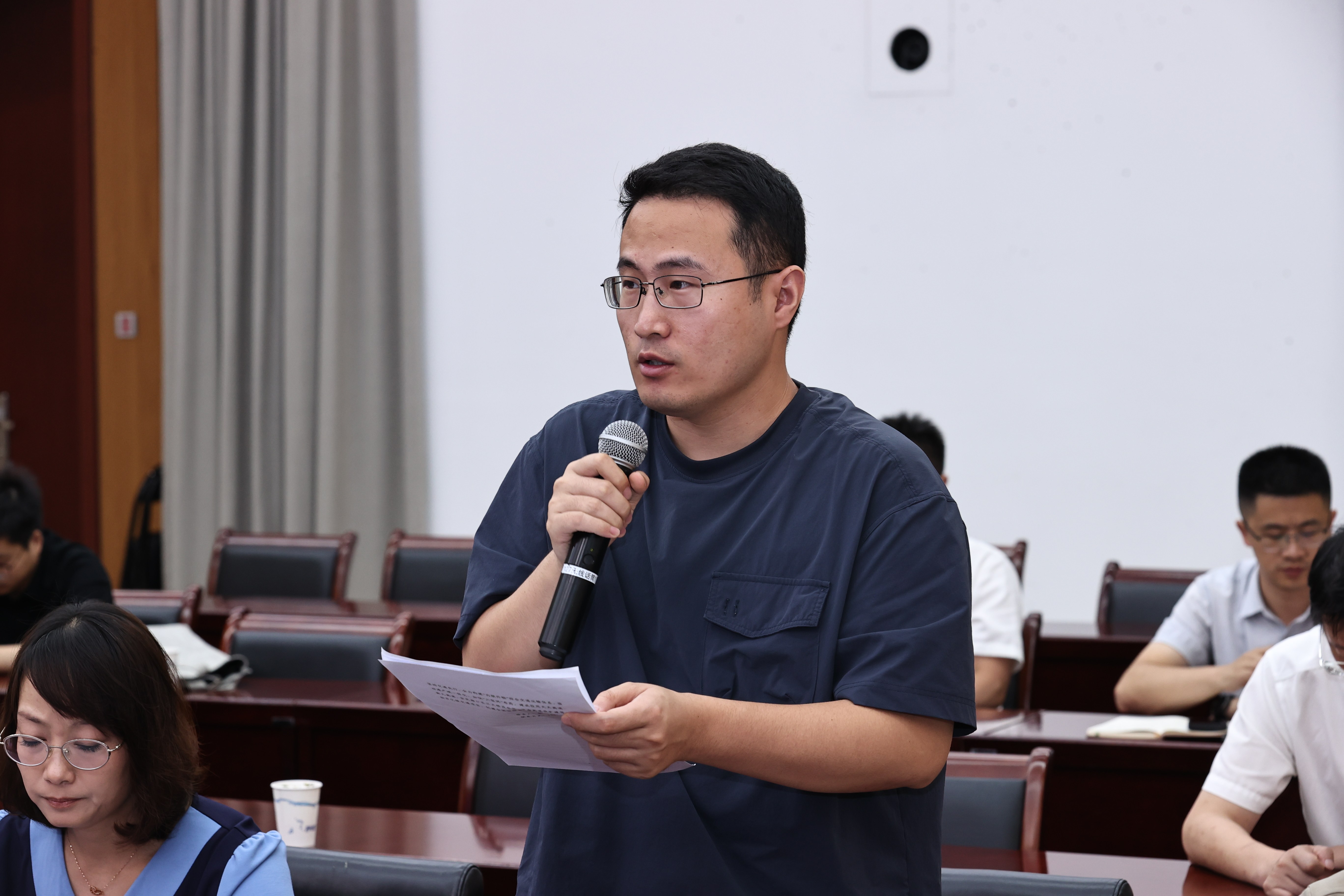 人民网记者.jpg