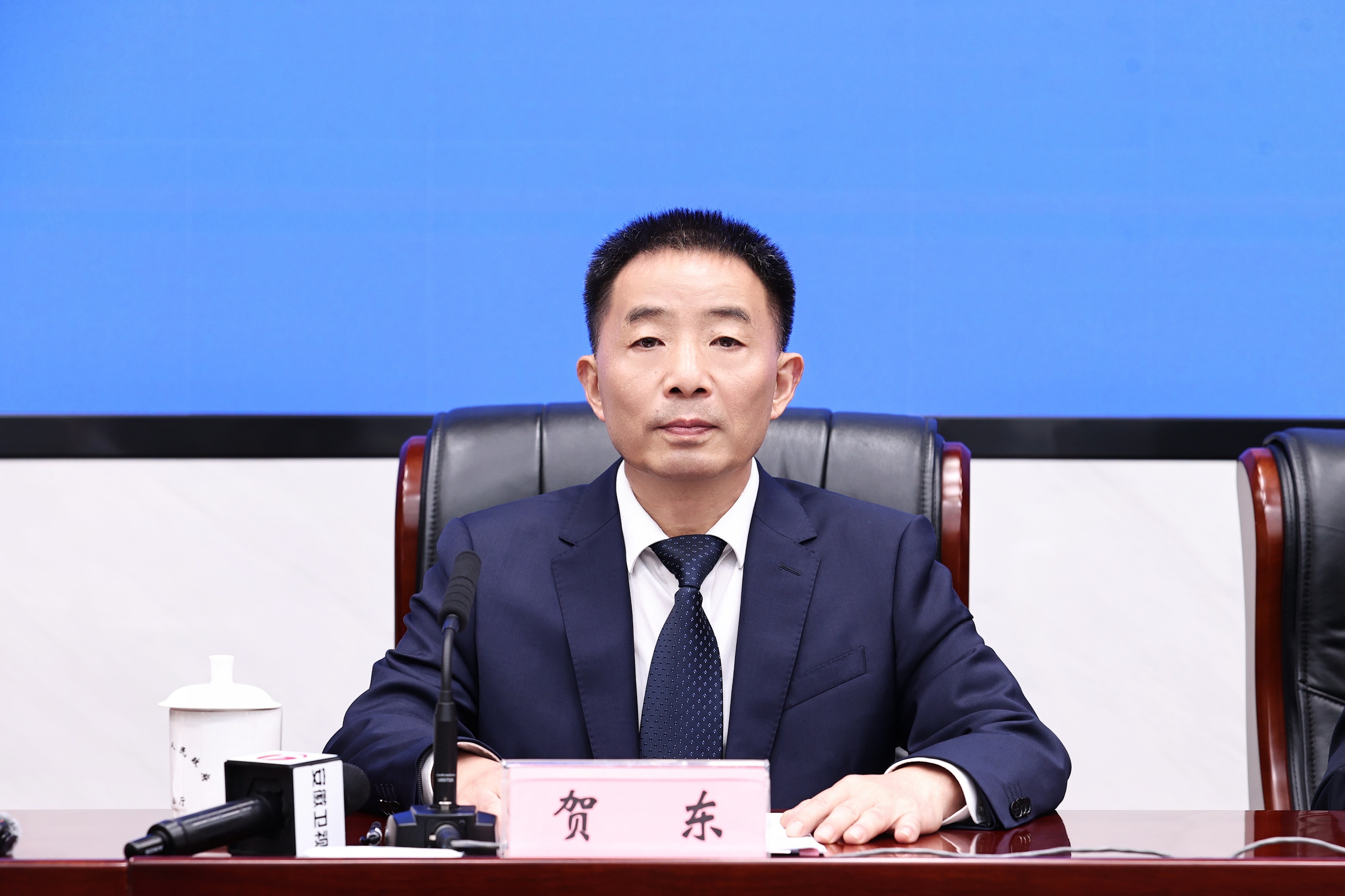 贺东.jpg