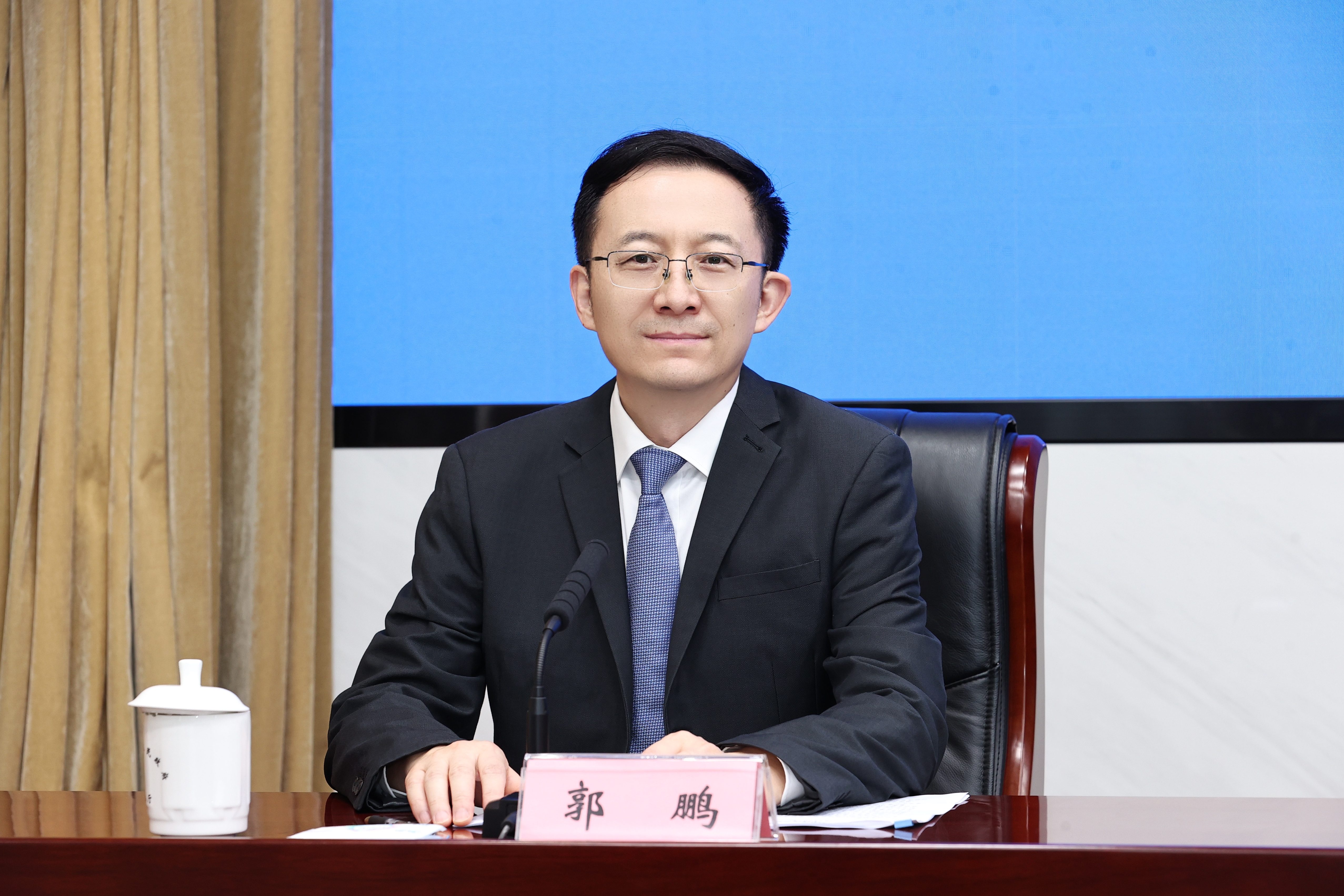 郭鹏.jpg 郭鹏.jpg