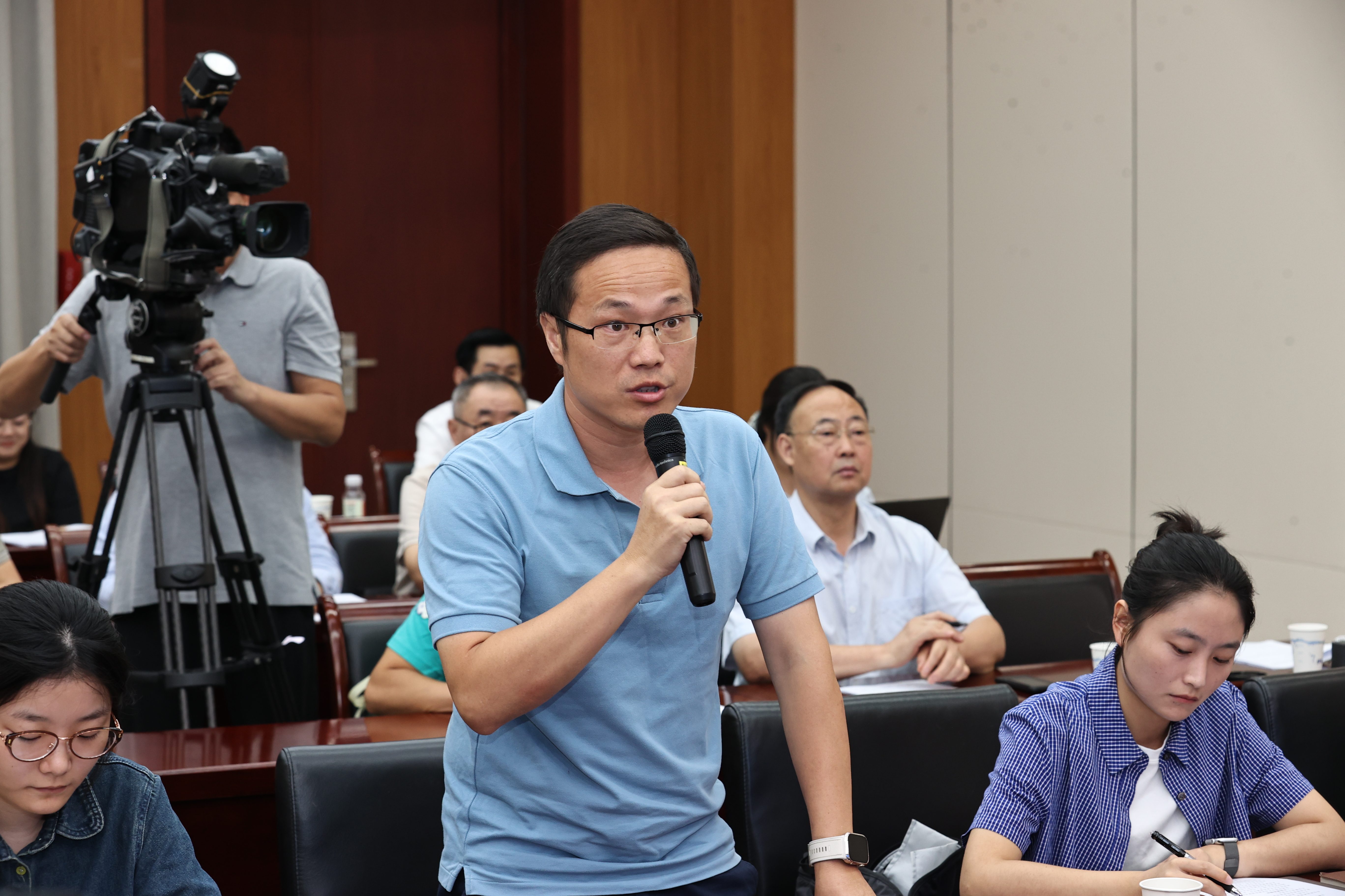 新华网记者.jpg 新华网记者.jpg