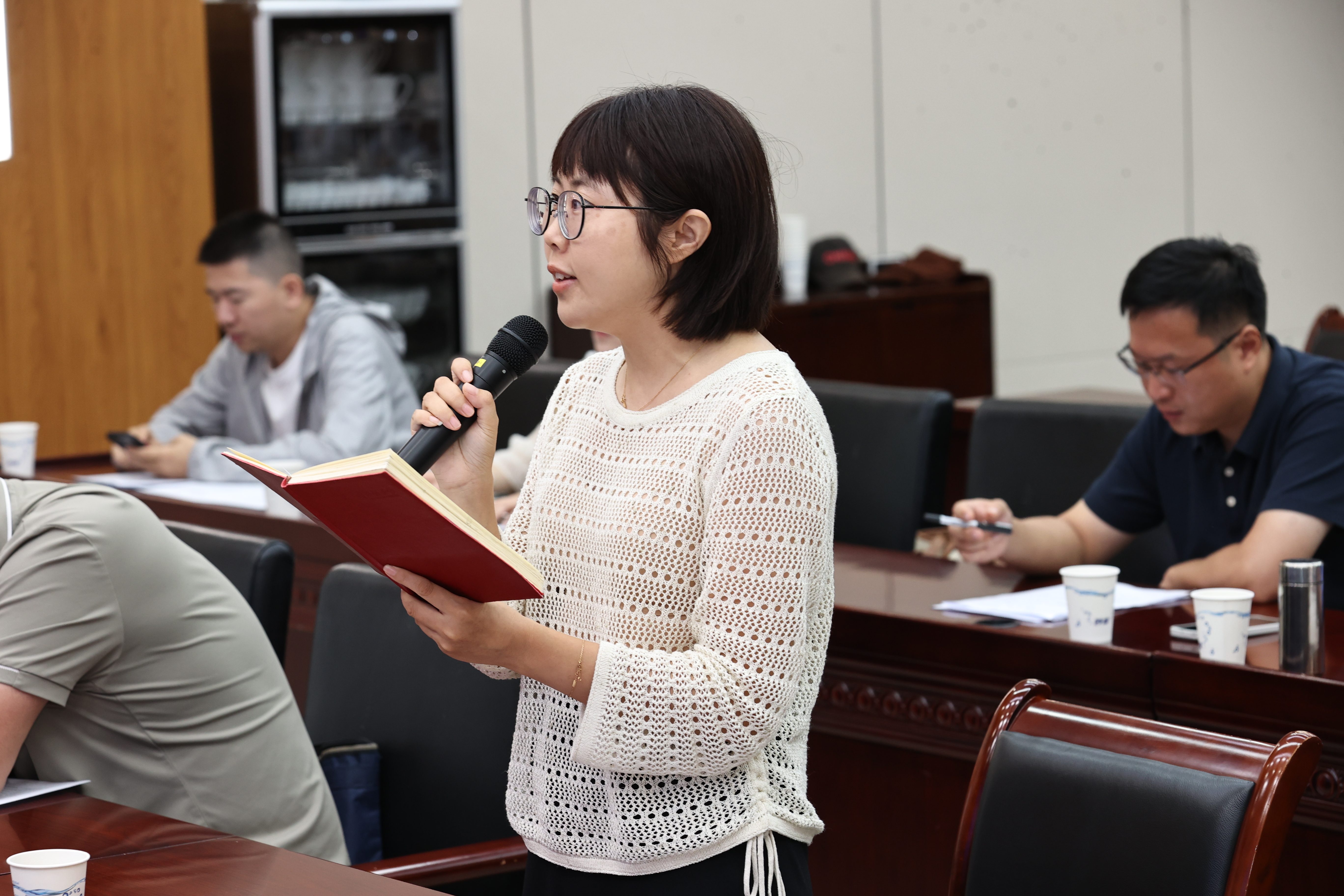 证券时报记者.jpg 证券时报记者.jpg