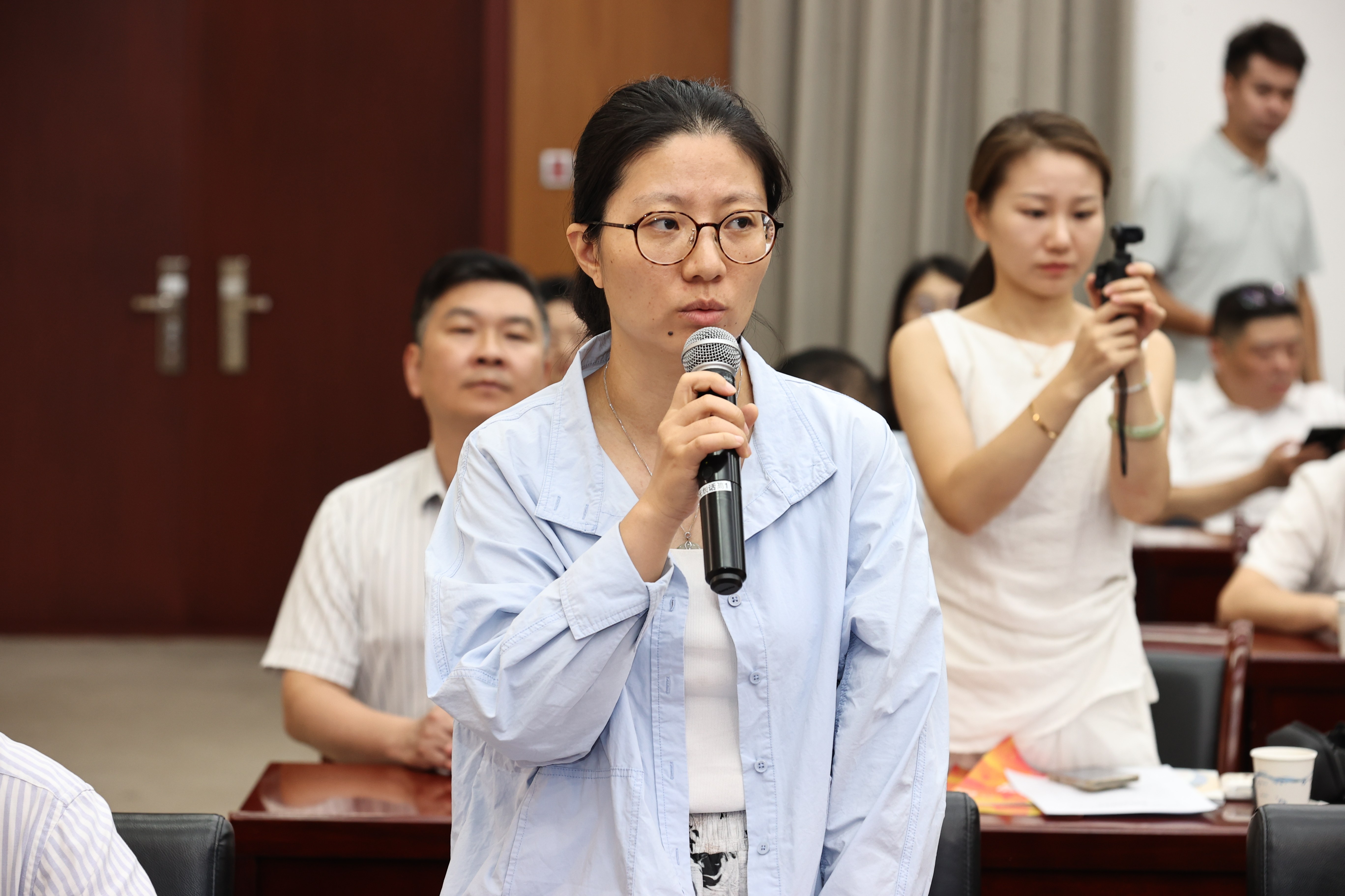 新华网记者.jpg