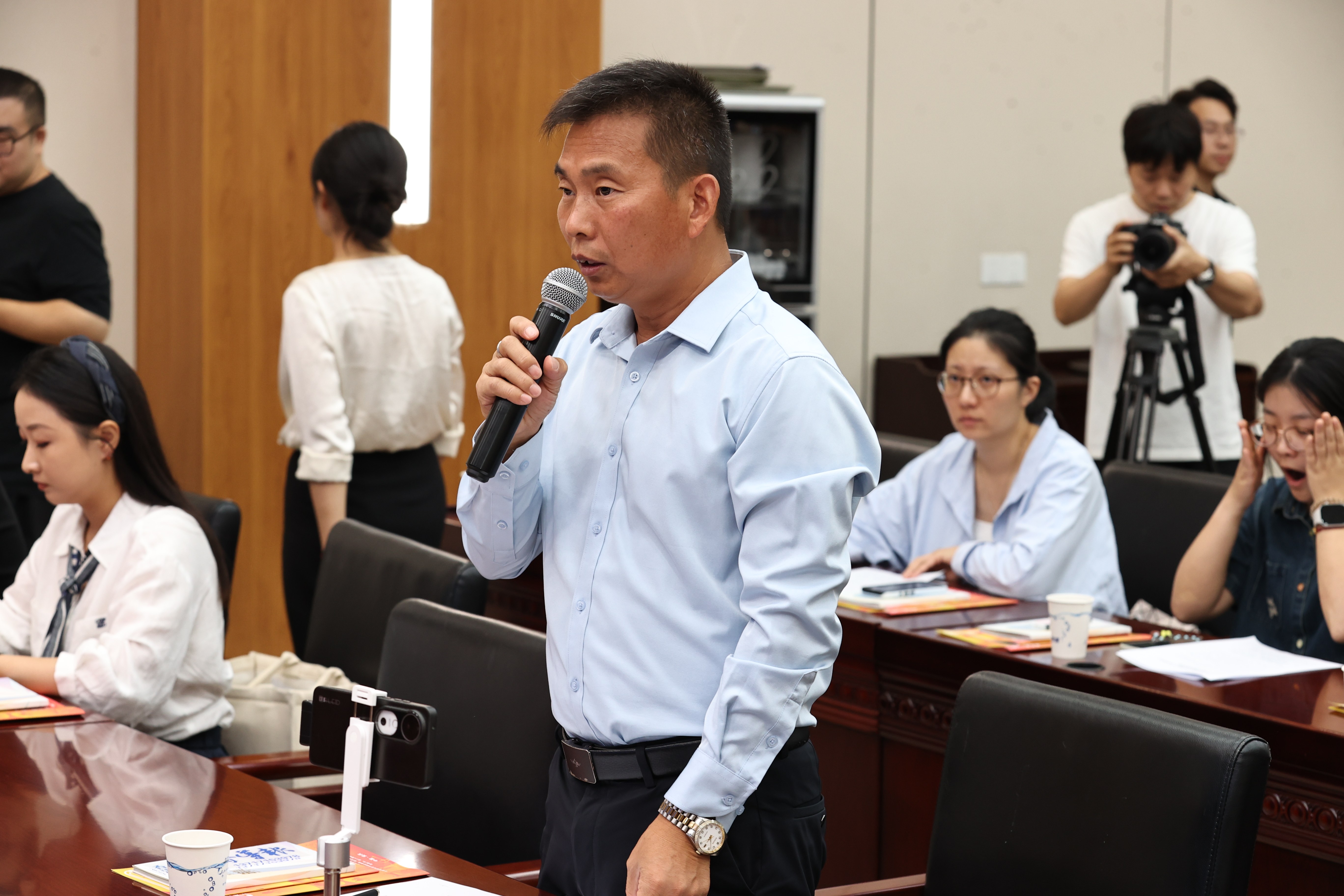 香港经济导报记者.jpg