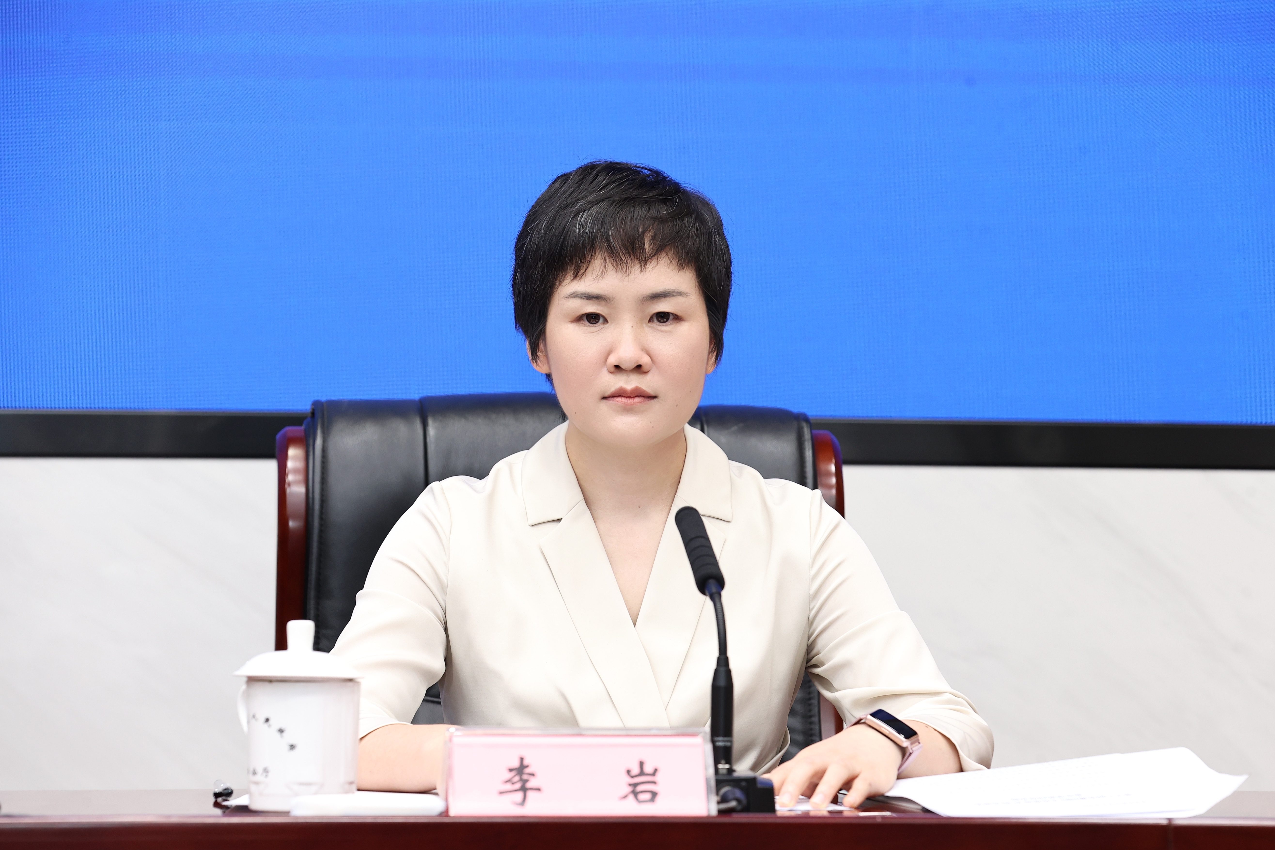 李岩.jpg
