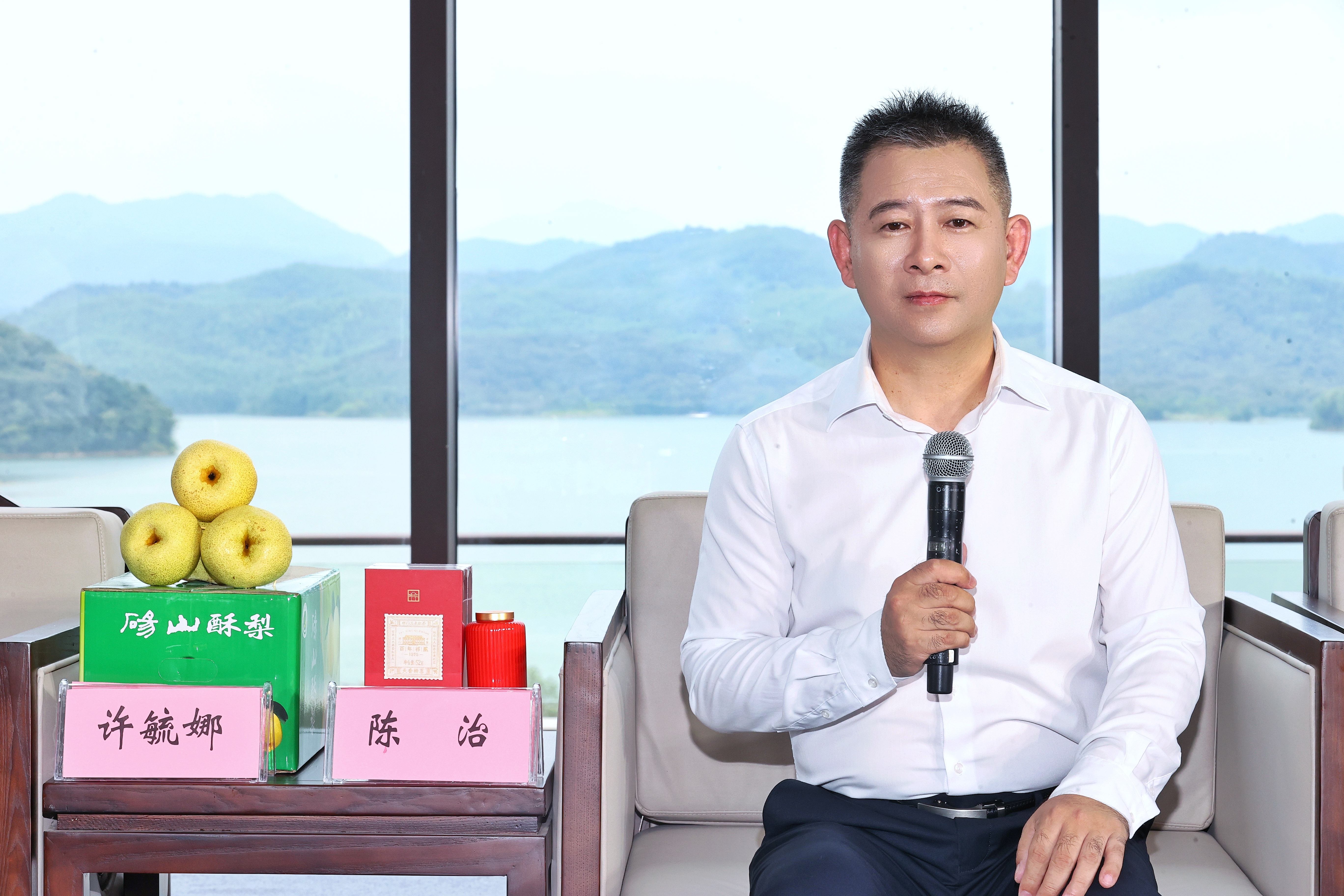 陈治.jpg