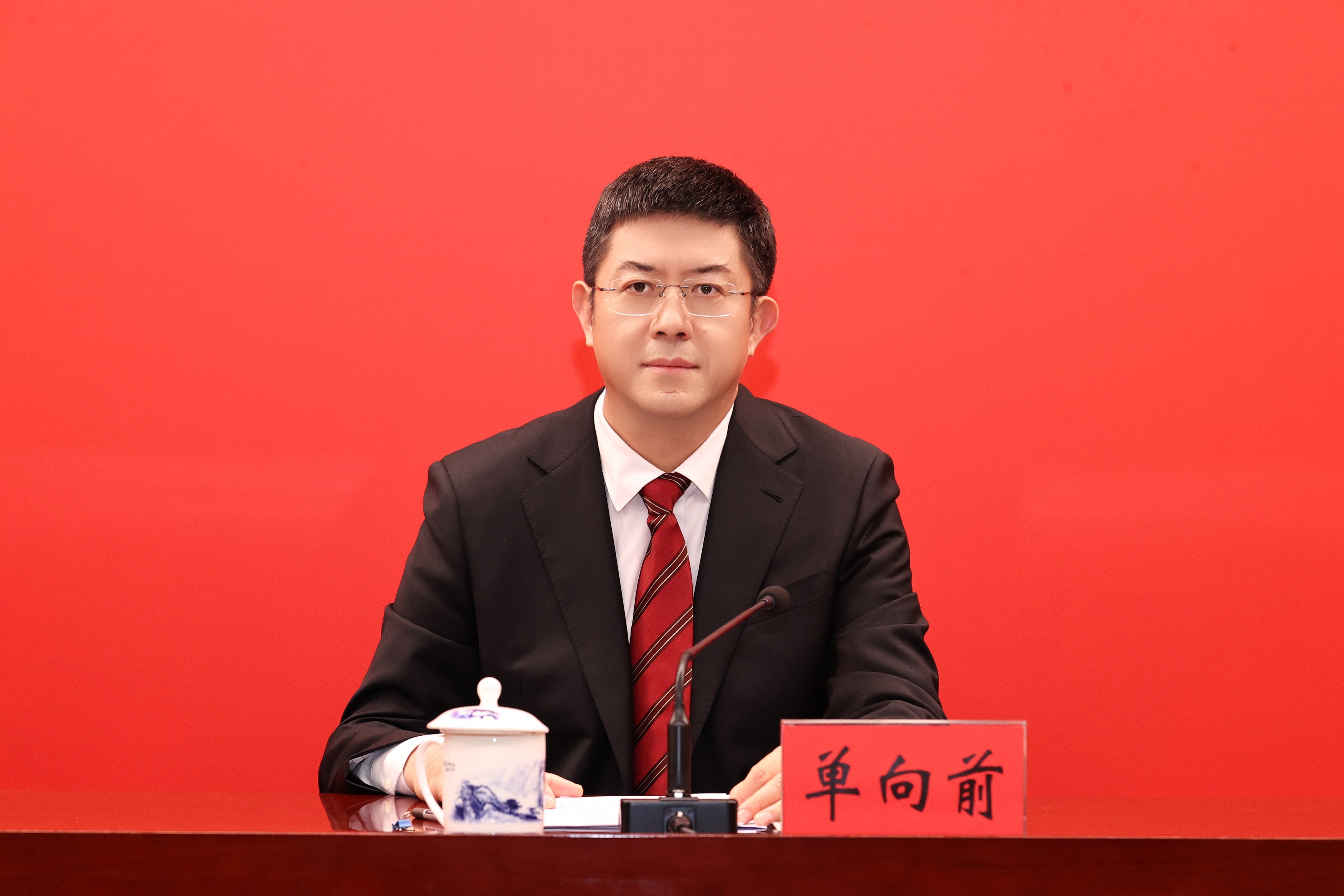 单向前.jpg